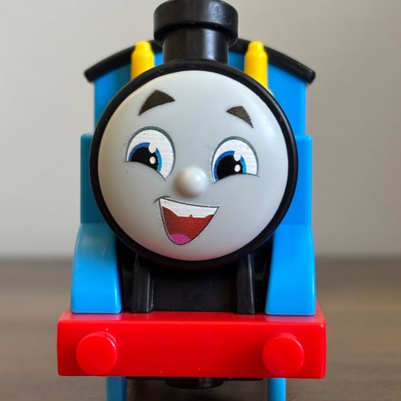 THOMAS THE TANK ENGINE TRAIN Motorized Train Mattel Gullane 2021 Moving WORKS! - Picture 4 of 11